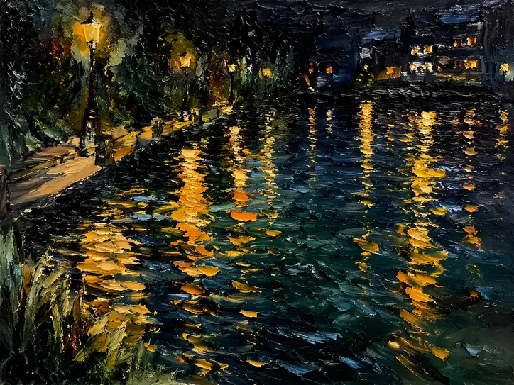 Luminescent Echoes Along the Canal