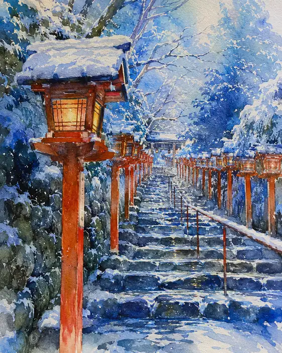 灯籠は青い雪をのぼる
